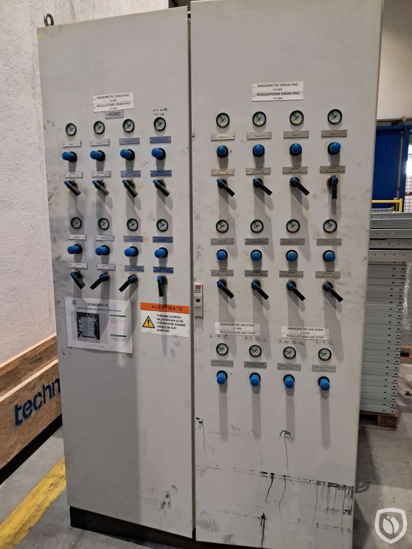 Pneumatic cabinet